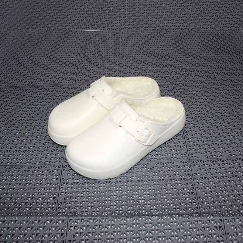 1755046685924195.jpg 雅购特拖鞋