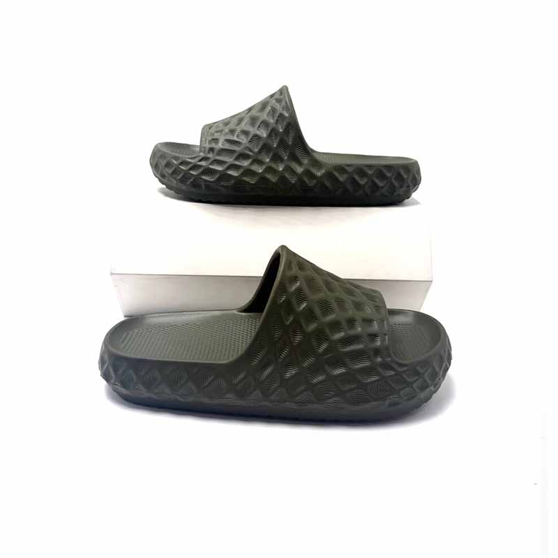 1755223955111870.jpg 雅购特拖鞋