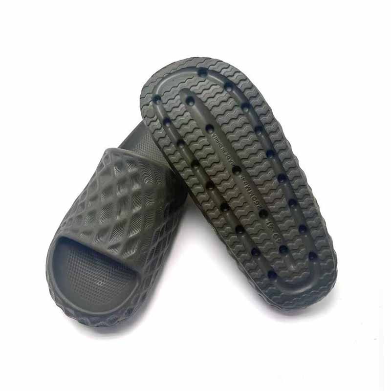 1755223955695552.jpg 雅购特拖鞋