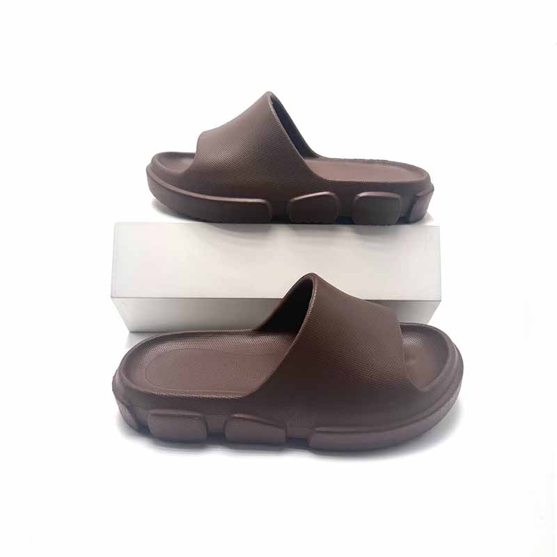 1755396075112265.jpg 雅购特拖鞋