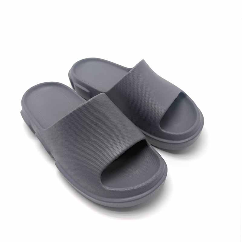 1755396075229264.jpg 雅购特拖鞋