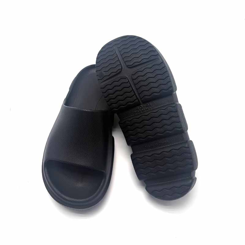 1755396075697914.jpg 雅购特拖鞋