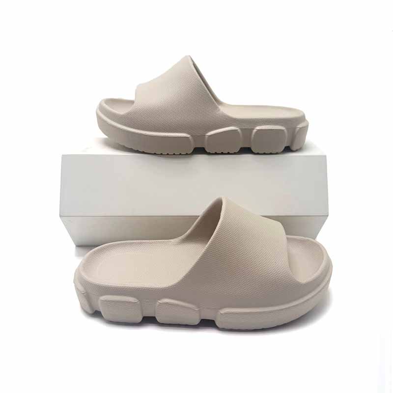 1755396076779600.jpg 雅购特拖鞋