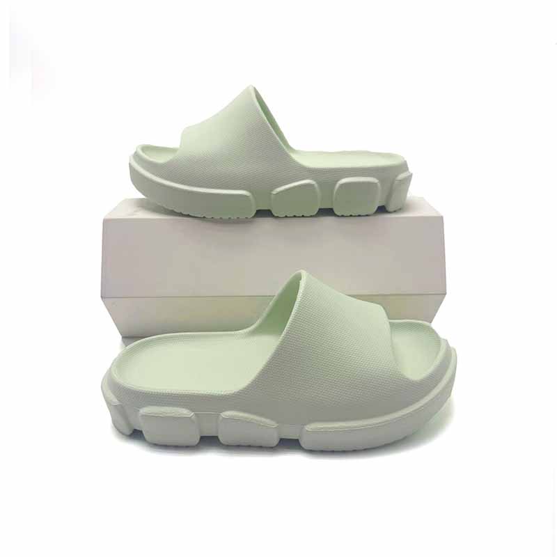 1755396077608257.jpg 雅购特拖鞋