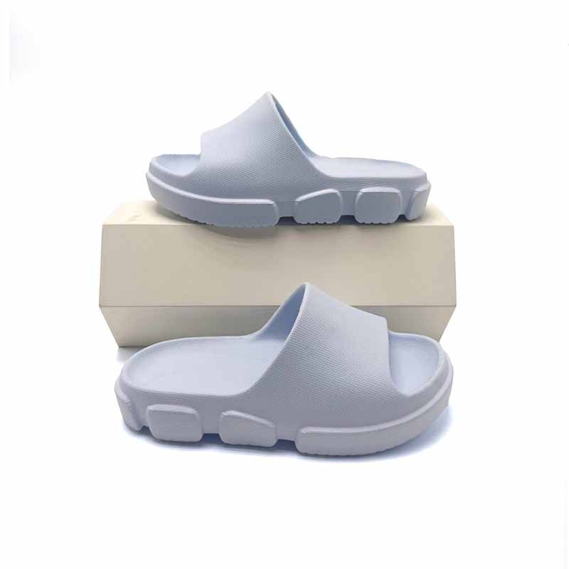 1755396077611649.jpg 雅购特拖鞋