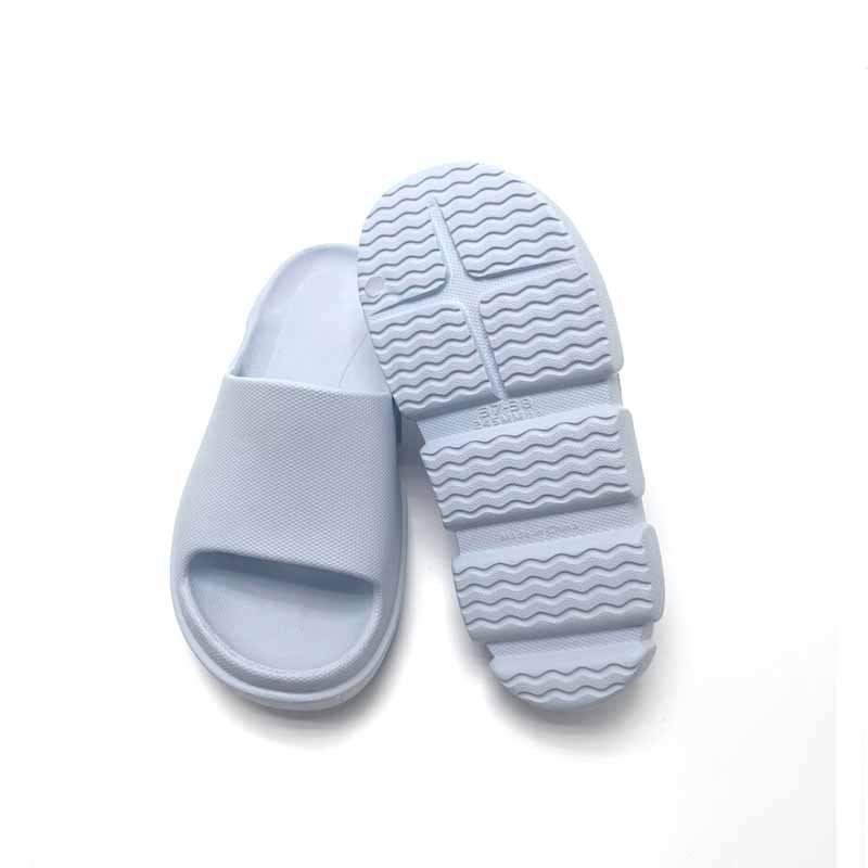 1755396077798380.jpg 雅购特拖鞋