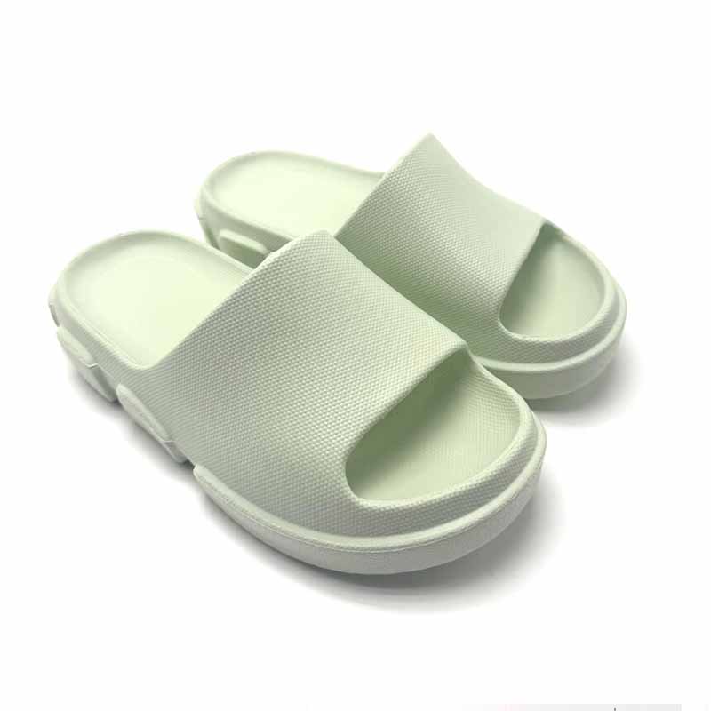 1755396077842571.jpg 雅购特拖鞋