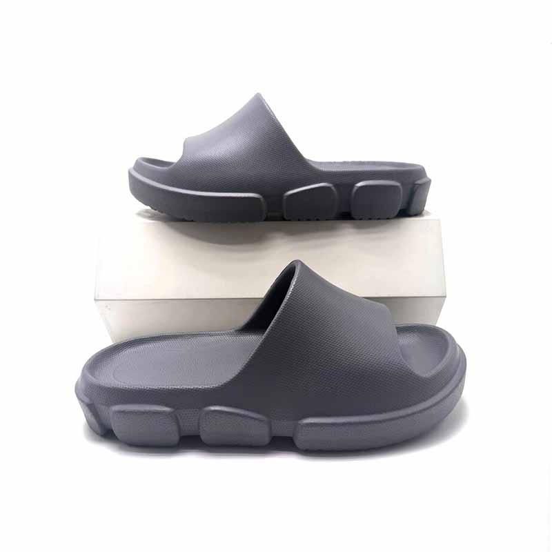 1755396285119267.jpg 雅购特拖鞋