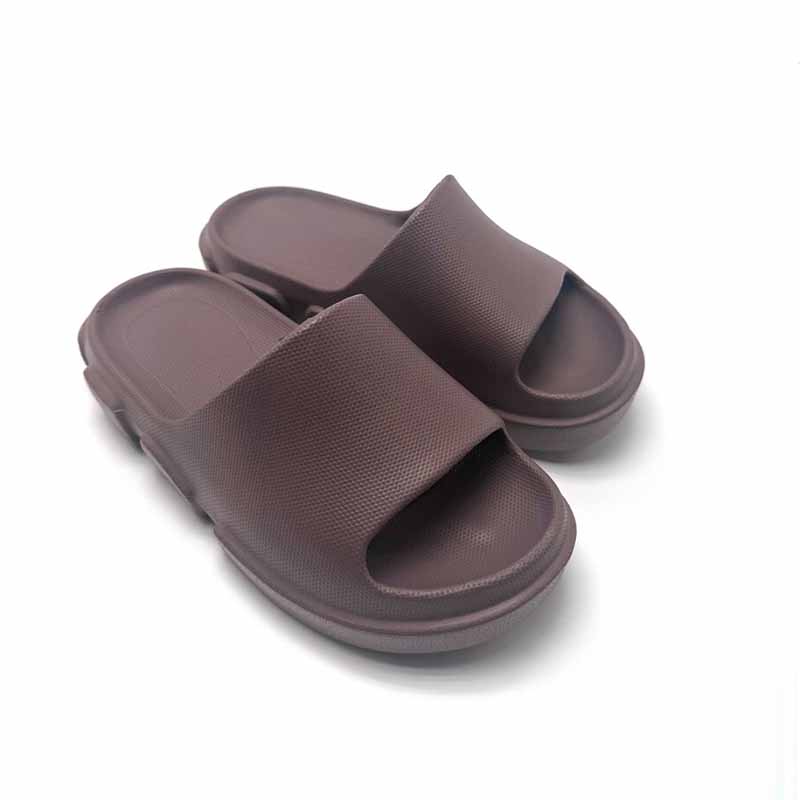 1755396285236618.jpg 雅购特拖鞋