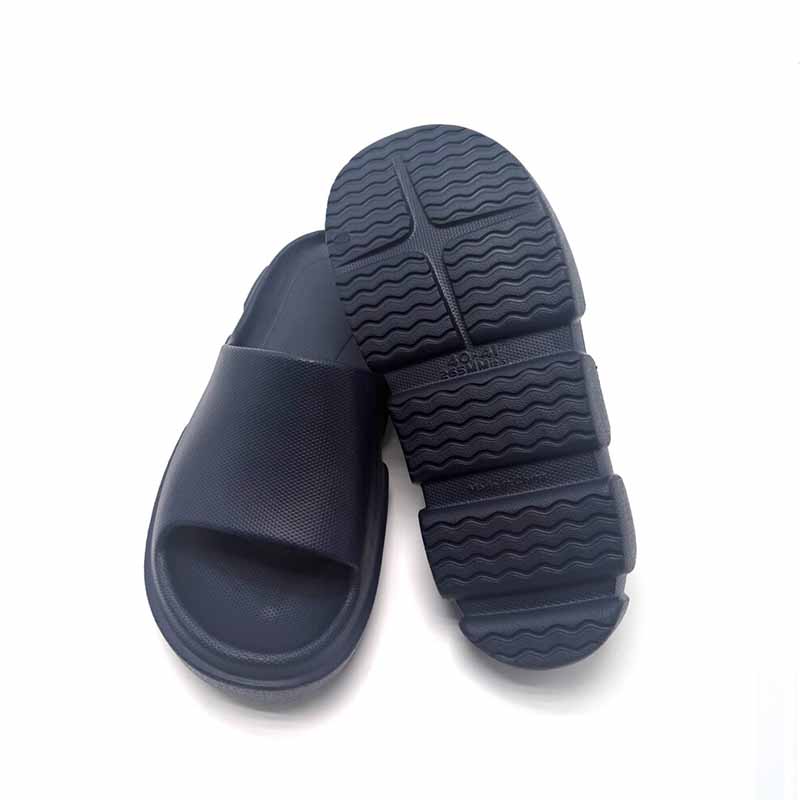 1755396285285492.jpg 雅购特拖鞋