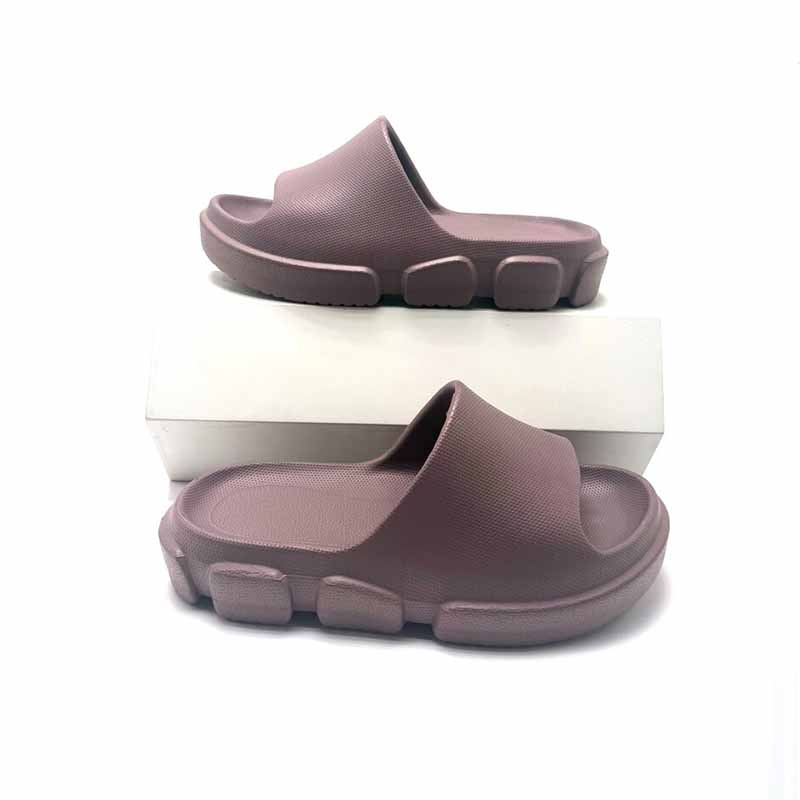 1755396285315211.jpg 雅购特拖鞋