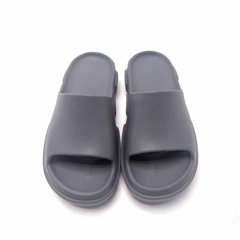 1755396285329575.jpg 雅购特拖鞋