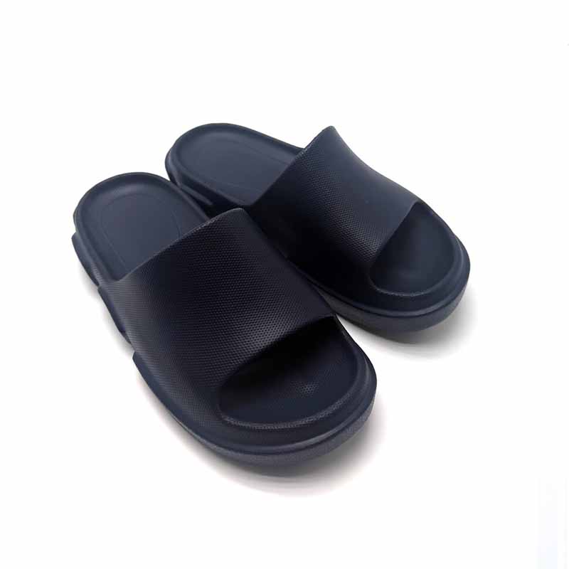 1755396285331439.jpg 雅购特拖鞋