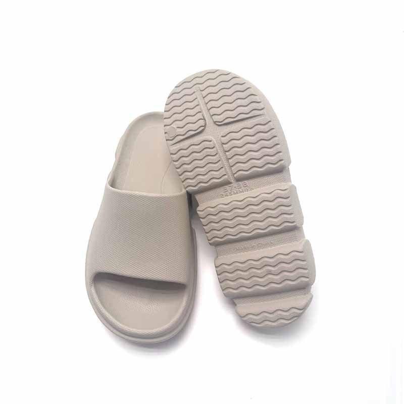 1755396285378393.jpg 雅购特拖鞋