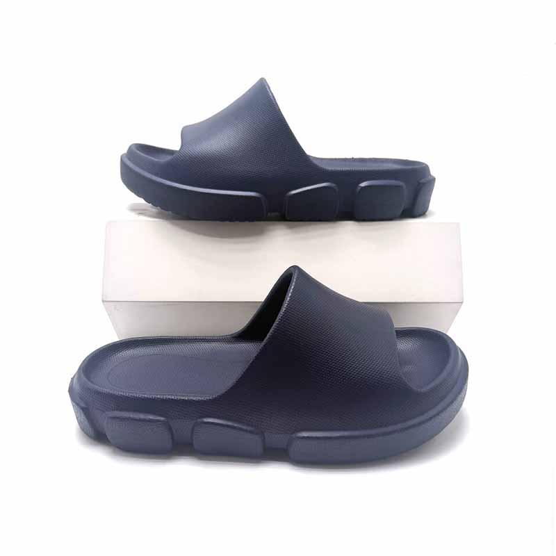 1755396285402245.jpg 雅购特拖鞋