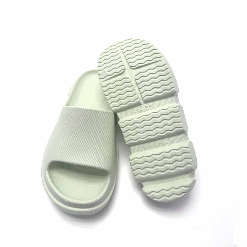 1755396286539871.jpg 雅购特拖鞋