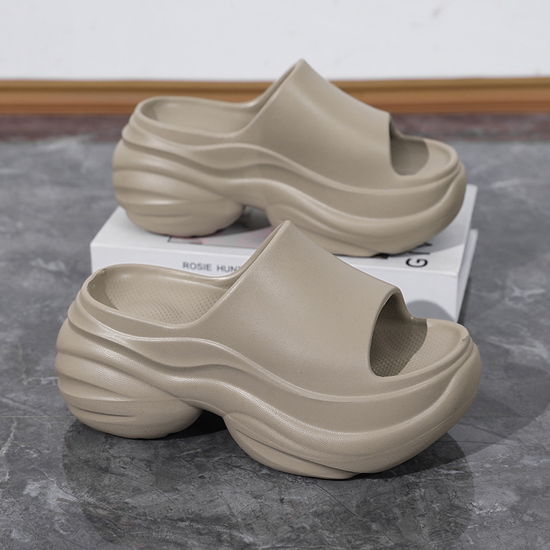 1755479172127934.jpg 雅购特拖鞋