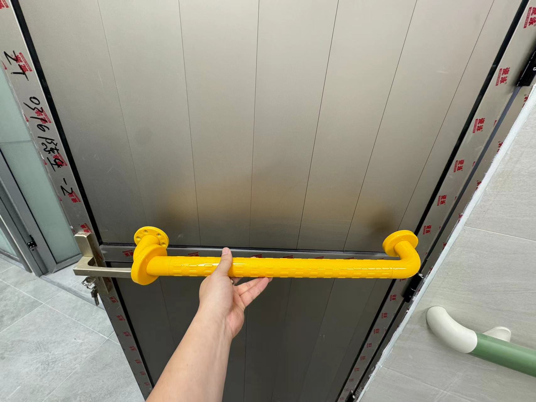 1755509131912334.jpg 扶手