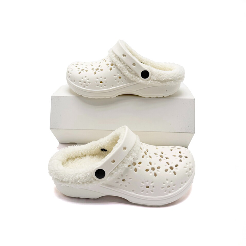 1755568011299436.jpg 雅购特拖鞋