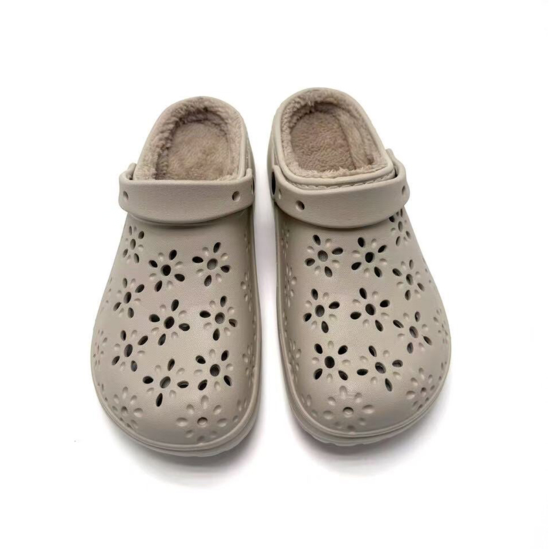 1755568123130089.jpg 雅购特拖鞋