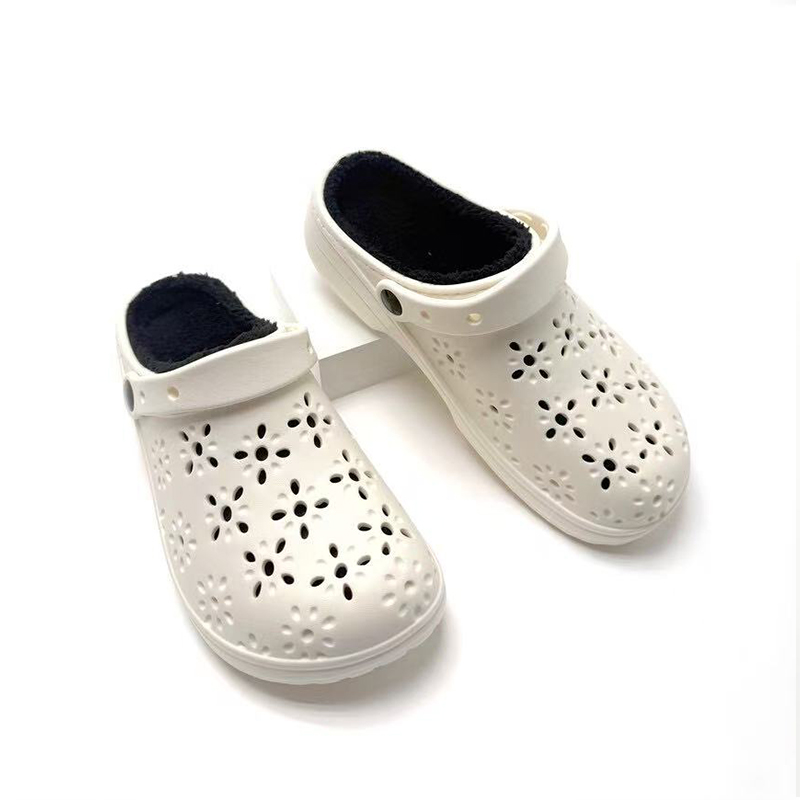 1755568124112704.jpg 雅购特拖鞋