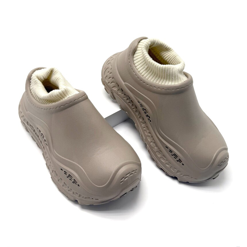 1755594379966679.jpg 雅购特拖鞋