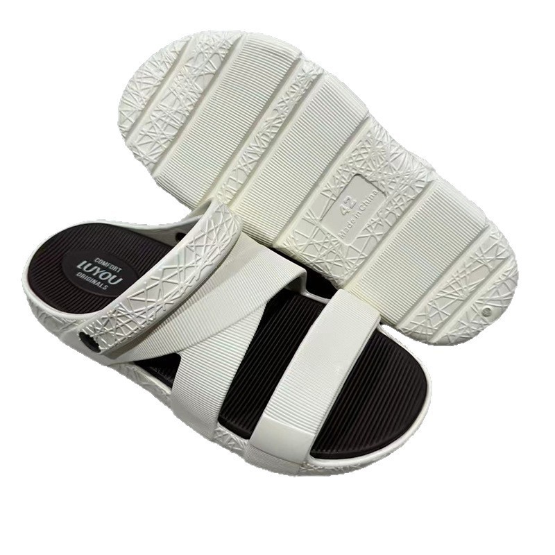 1755671228704267.jpg 雅购特拖鞋