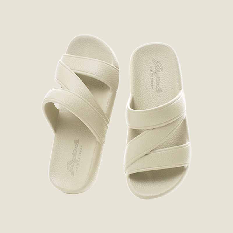 1755941613462710.jpg 雅购特拖鞋