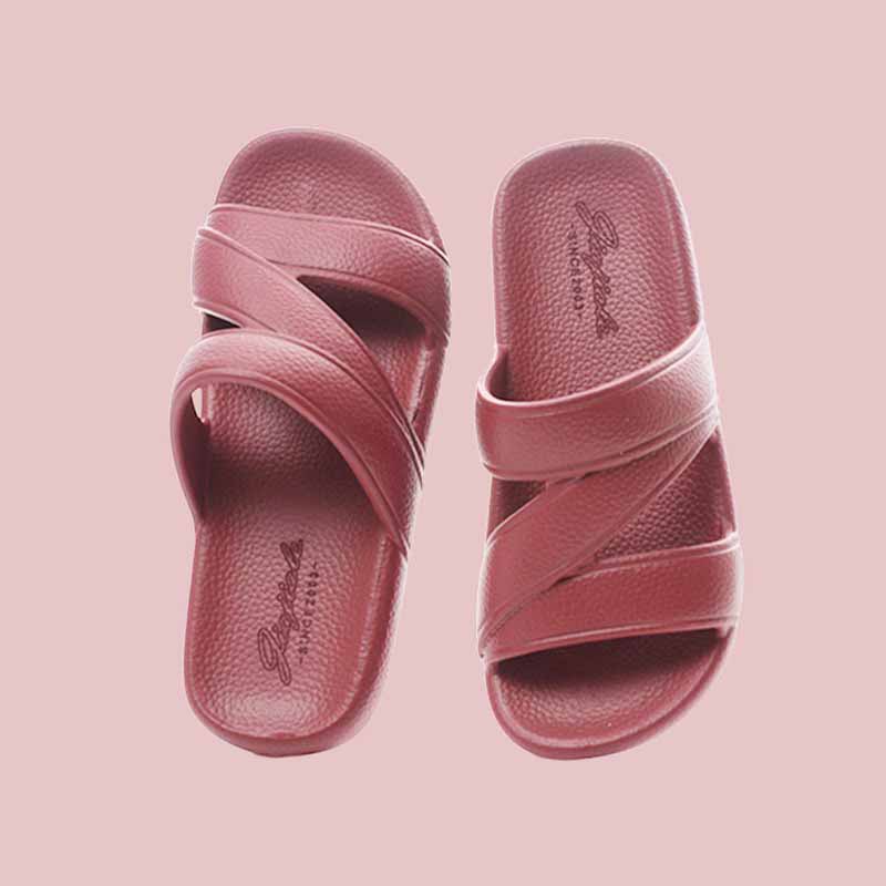 1755941729304013.jpg 雅购特拖鞋