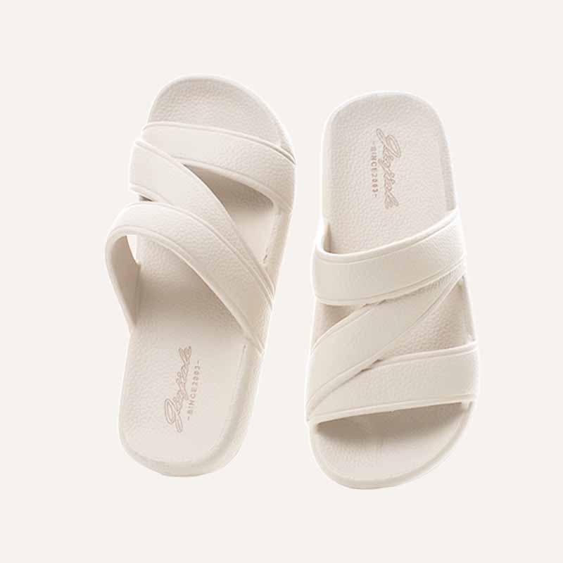 1755941729785965.jpg 雅购特拖鞋