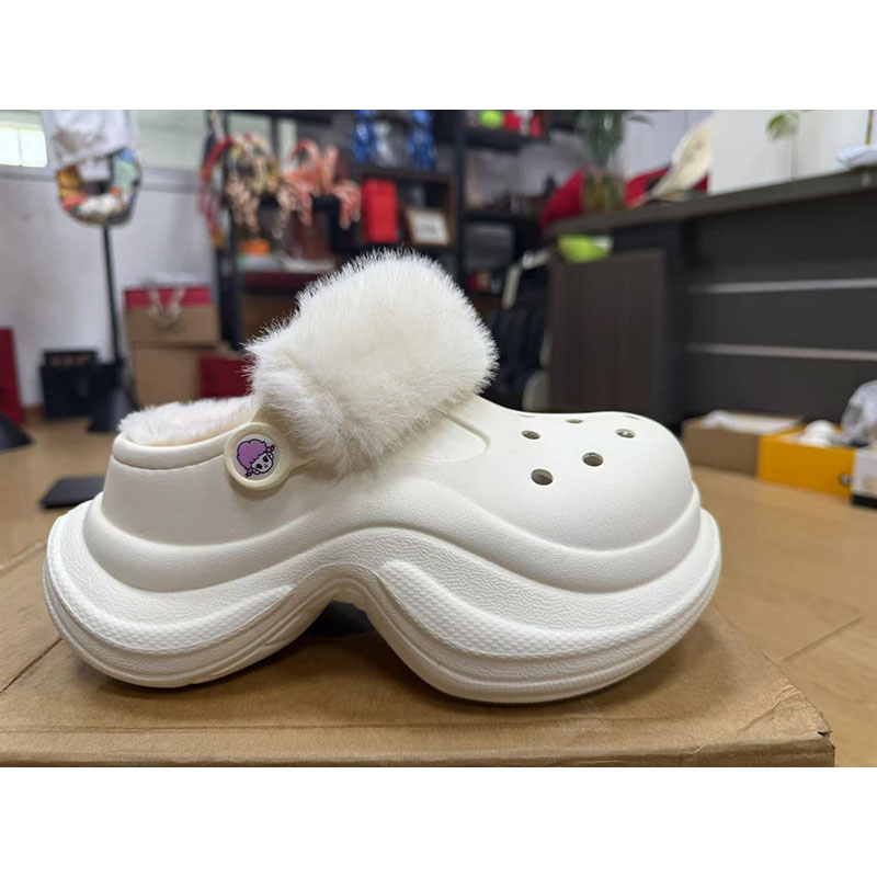 雅购特拖鞋