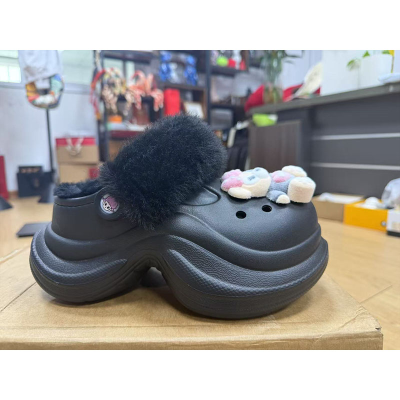 雅购特拖鞋