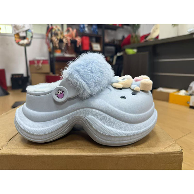 雅购特拖鞋