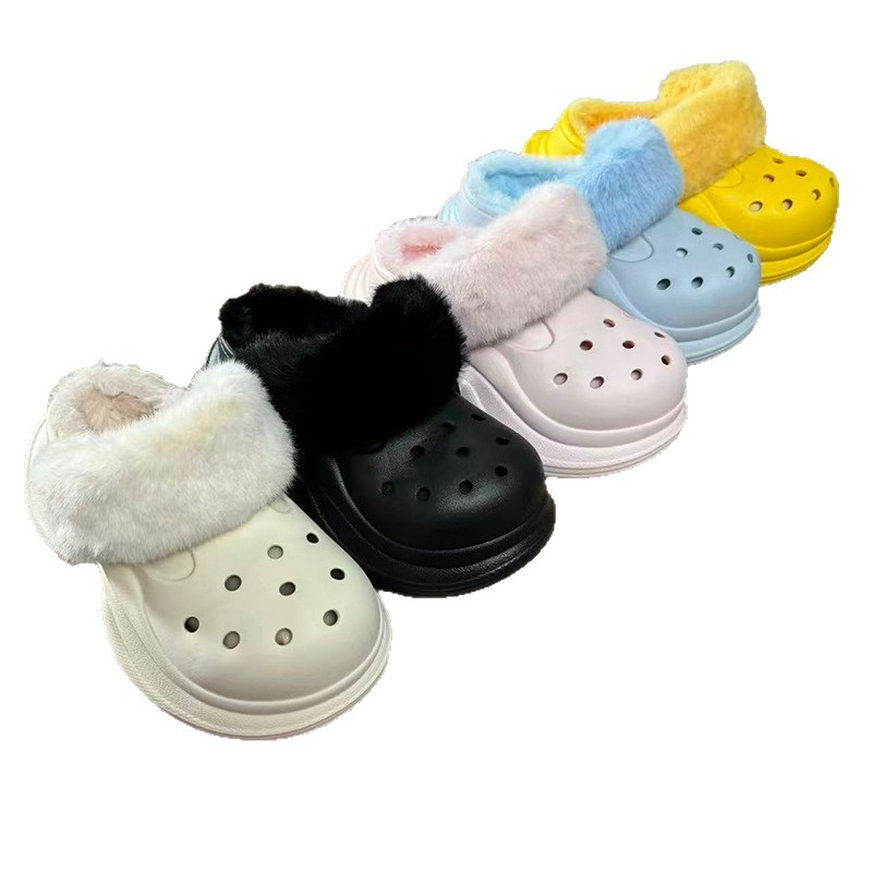 1756111985718607.jpg 雅购特拖鞋