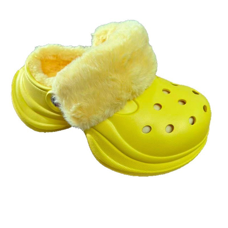 1756111987571866.jpg 雅购特拖鞋