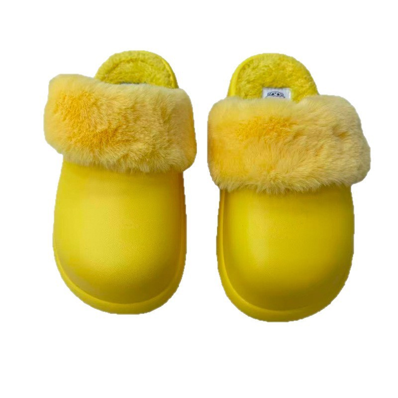 1756112576960750.jpg 雅购特拖鞋