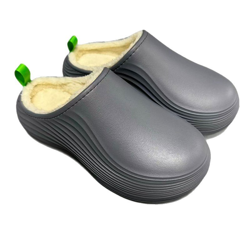 1756170427390588.jpg 雅购特拖鞋