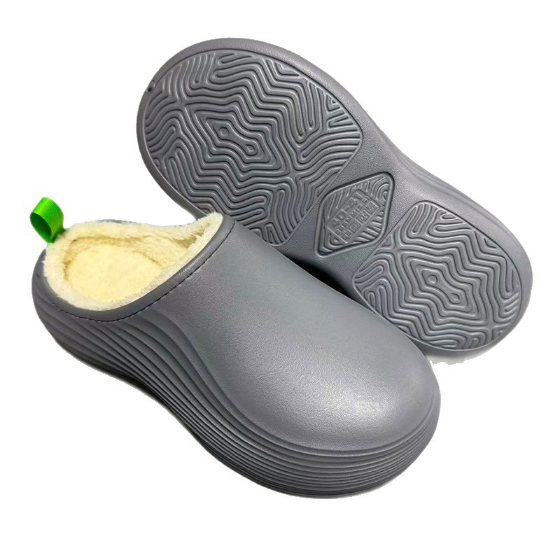 1756170427618296.jpg 雅购特拖鞋