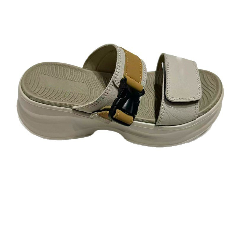 1756437687179537.jpg 雅购特拖鞋