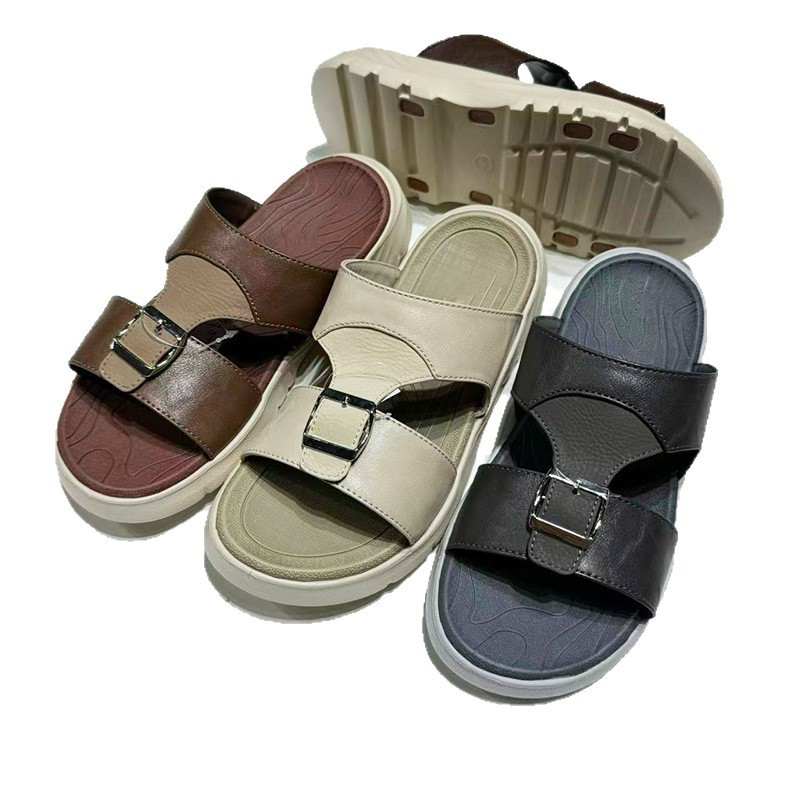 1756438044831475.jpg 雅购特拖鞋