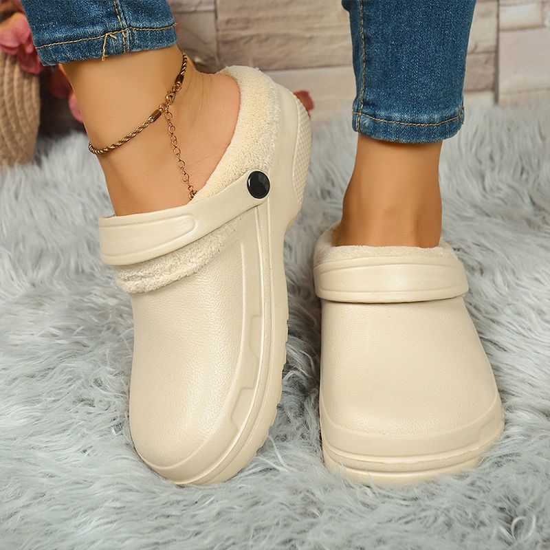 1756871398151678.jpg 雅购特拖鞋