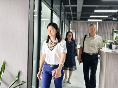 座谈