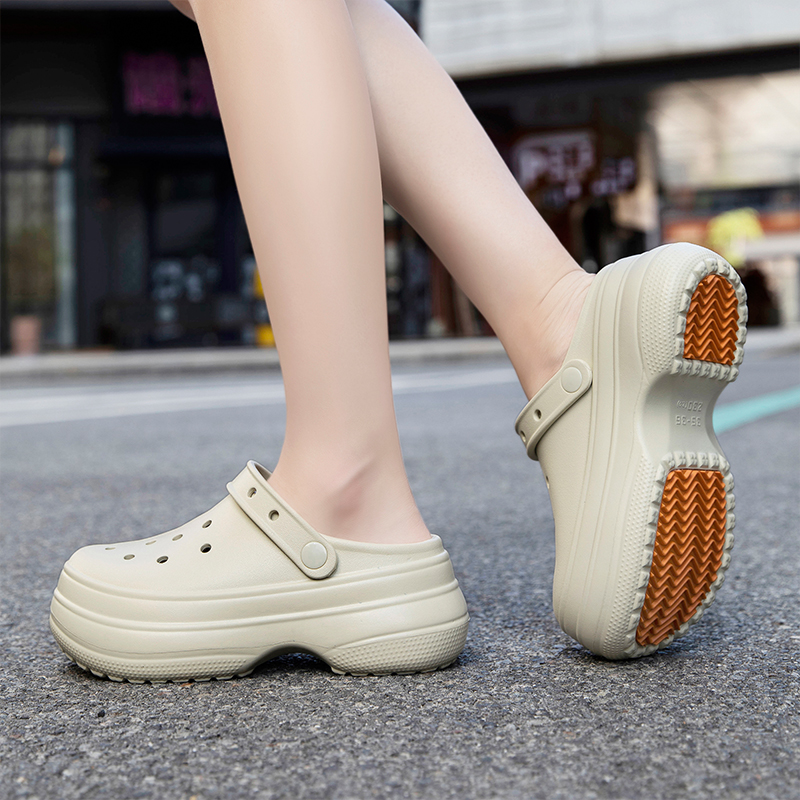 1757729036181905.jpg 雅购特拖鞋