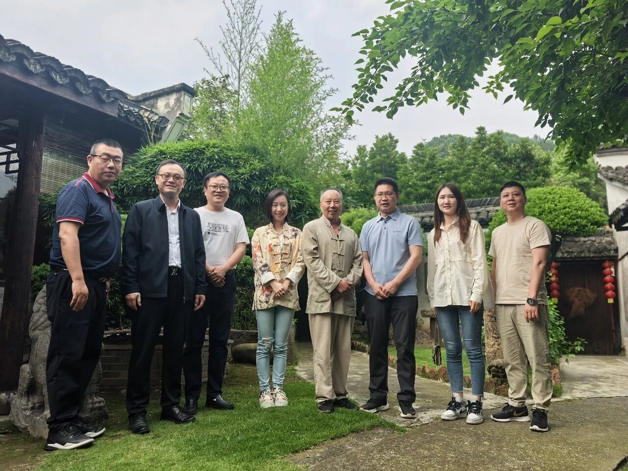 湖南湘江新区(长沙高新区)驻上海招商工作联络处主任欧阳秋子一行到访商会