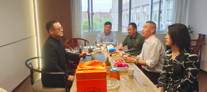 1757768358869092.png 江门市湖南商会会长方芳一行到访商