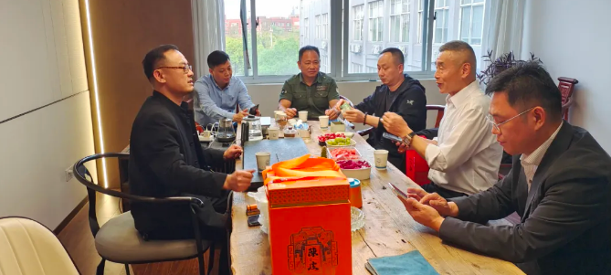 1757768377833087.png 江门市湖南商会会长方芳一行到访商