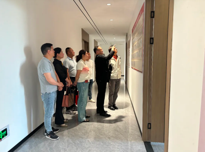 1757771161287654.png 中国绿色发展基金执行主 席桂振华到访商会