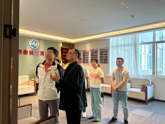 1757771184396565.png 中国绿色发展基金执行主 席桂振华到访商会