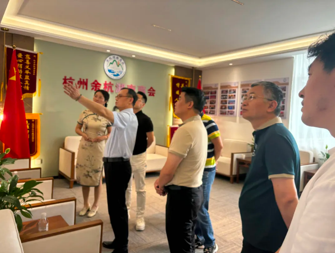 1757772044717856.png 四会市驻长三角(杭州)招商工作组到访杭州余杭湖南商会