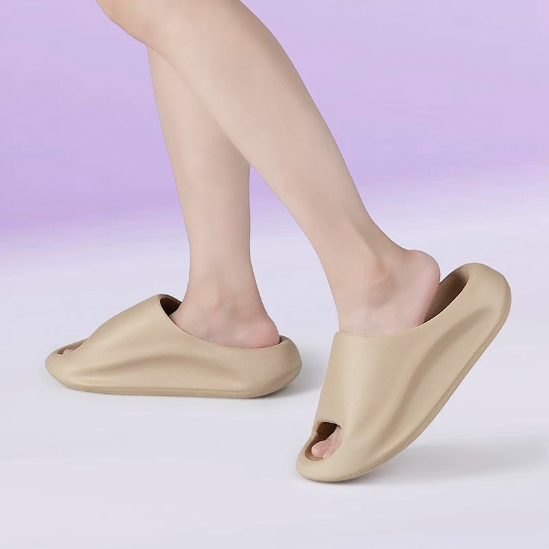 1757820447340392.jpg 雅购特拖鞋